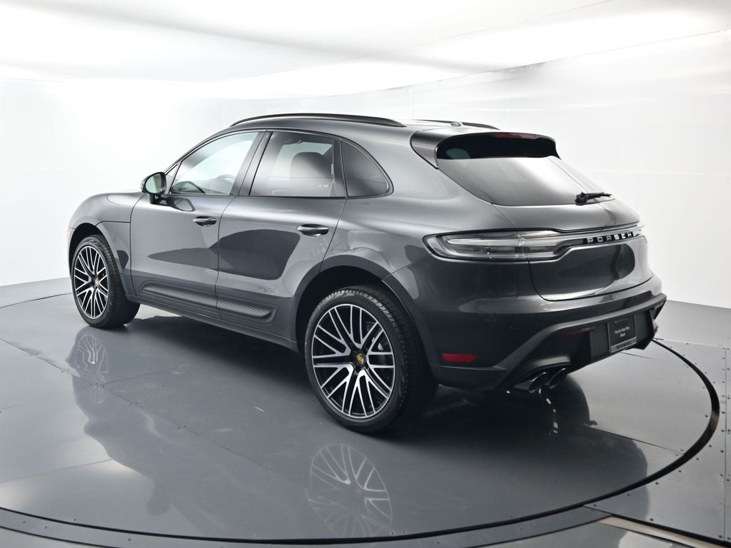 2026 Porsche Macan T photo 2