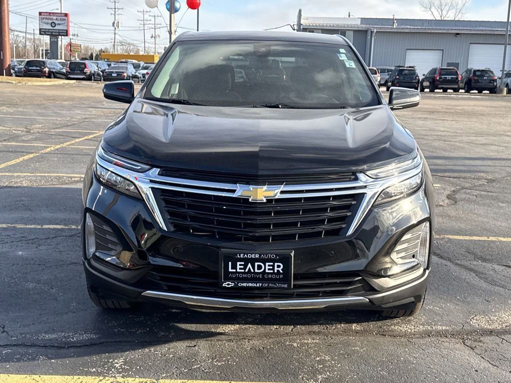 2024 Chevrolet Equinox LT photo 2