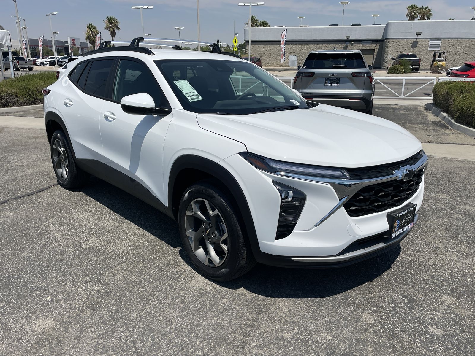 2025 Chevrolet Trax LT photo 8