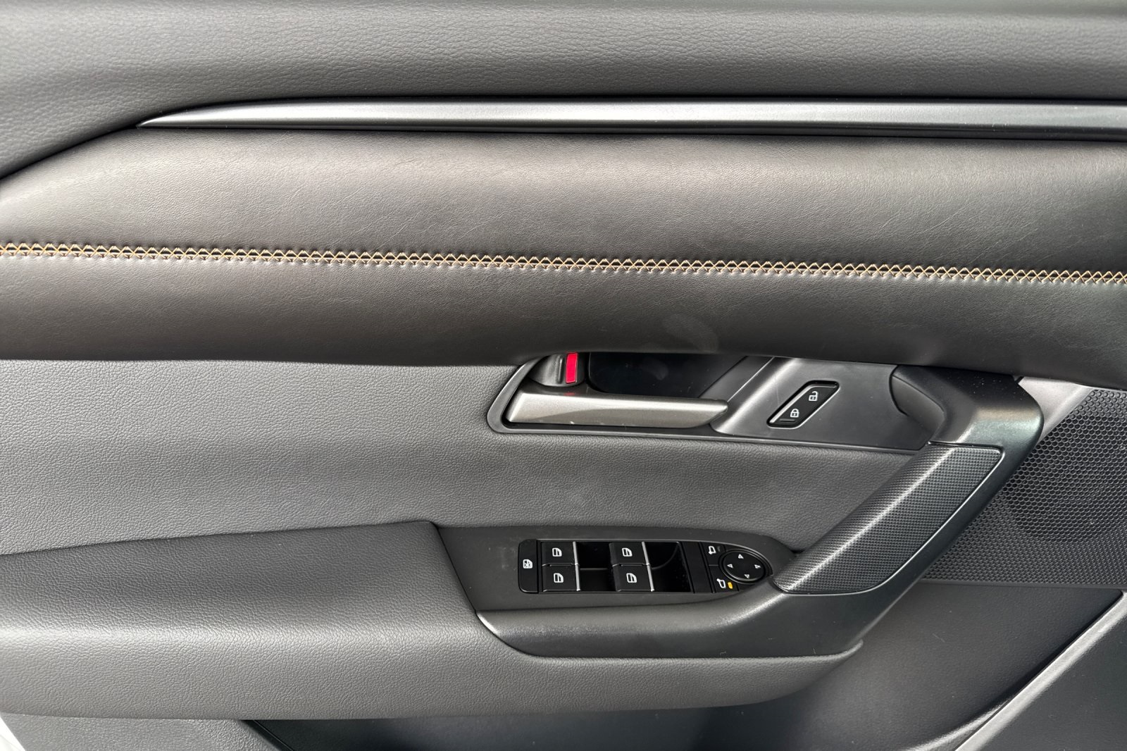 2025 Mazda CX-50 Premium photo 9
