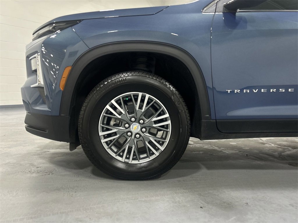 2024 Chevrolet Traverse photo 14