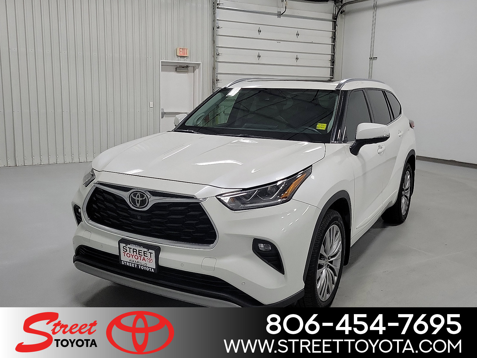 2021 Toyota Highlander Platinum's photo
