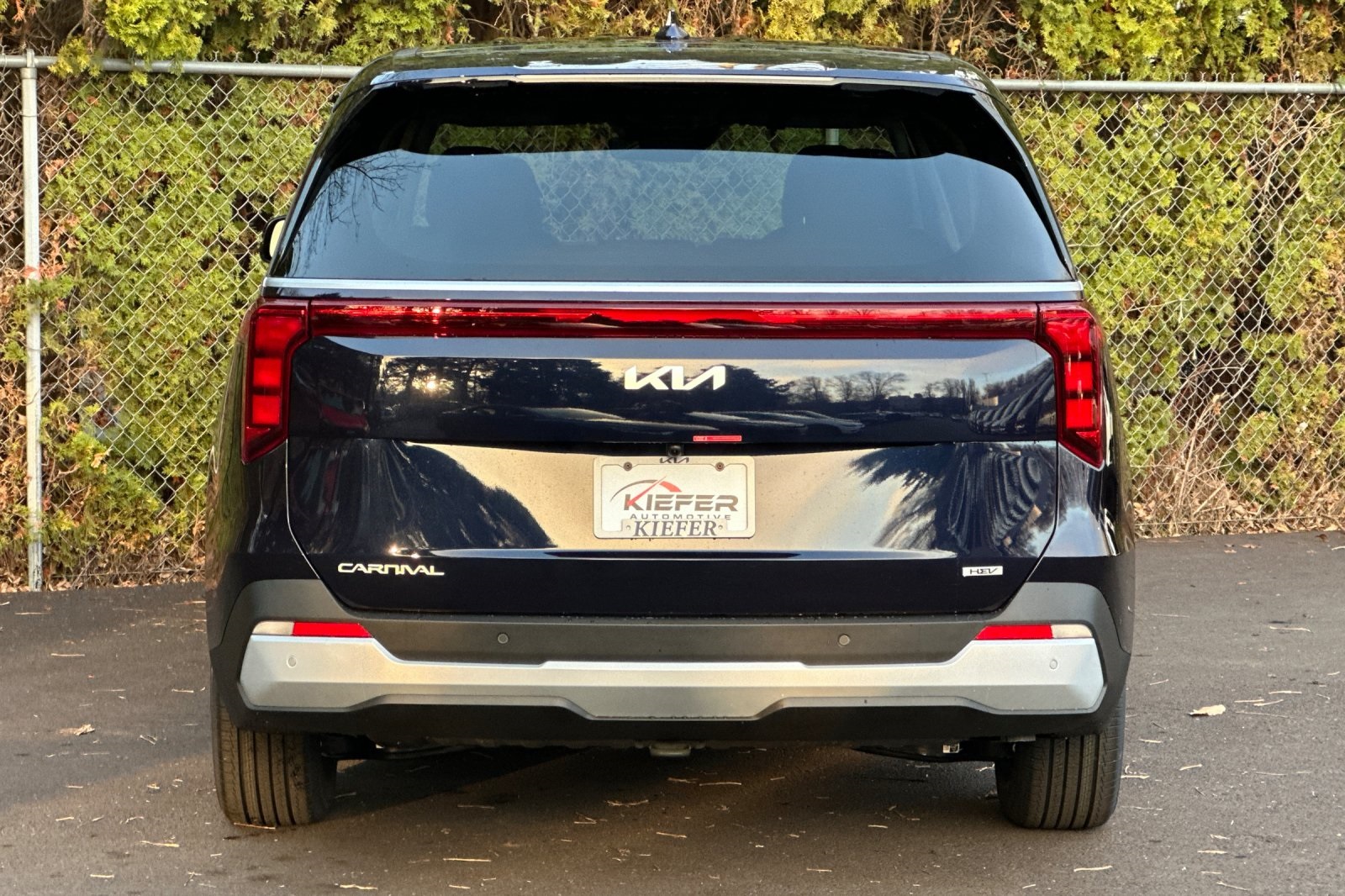 2026 Kia Carnival LXS photo 3