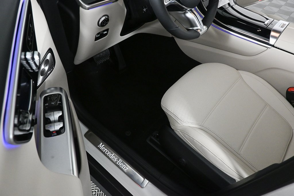 2026 Mercedes Benz GLC 300 photo 3