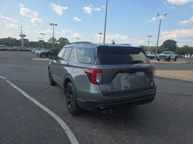 2024 Ford Explorer ST photo 3