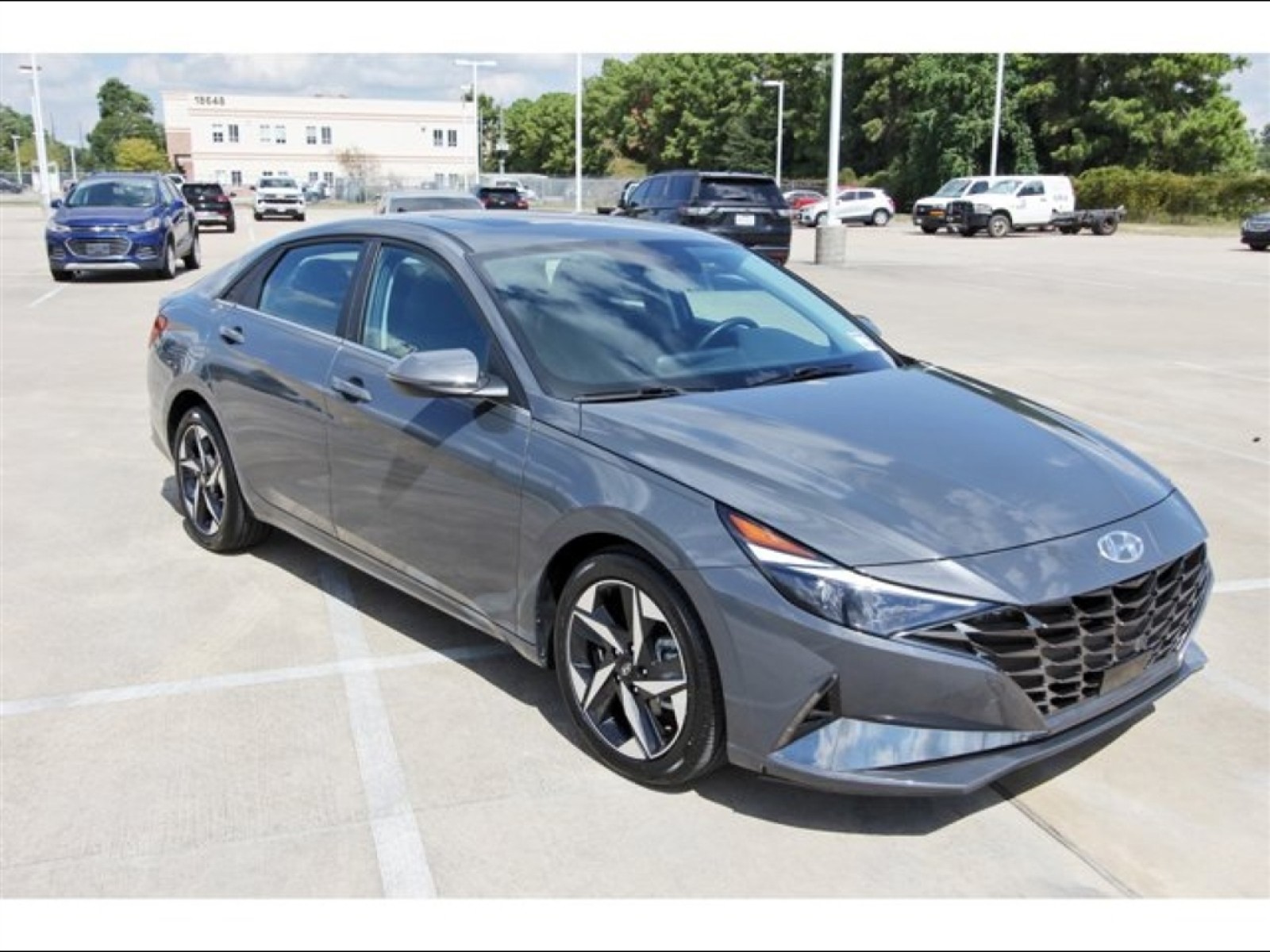 2023 Hyundai Elantra Limited - 7