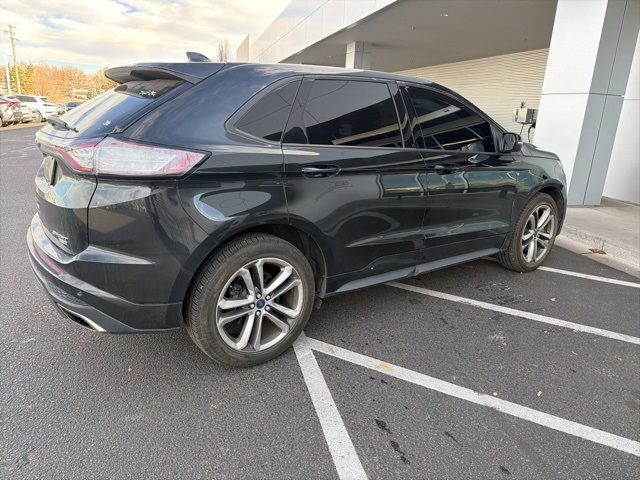 2015 Ford Edge Sport photo 4