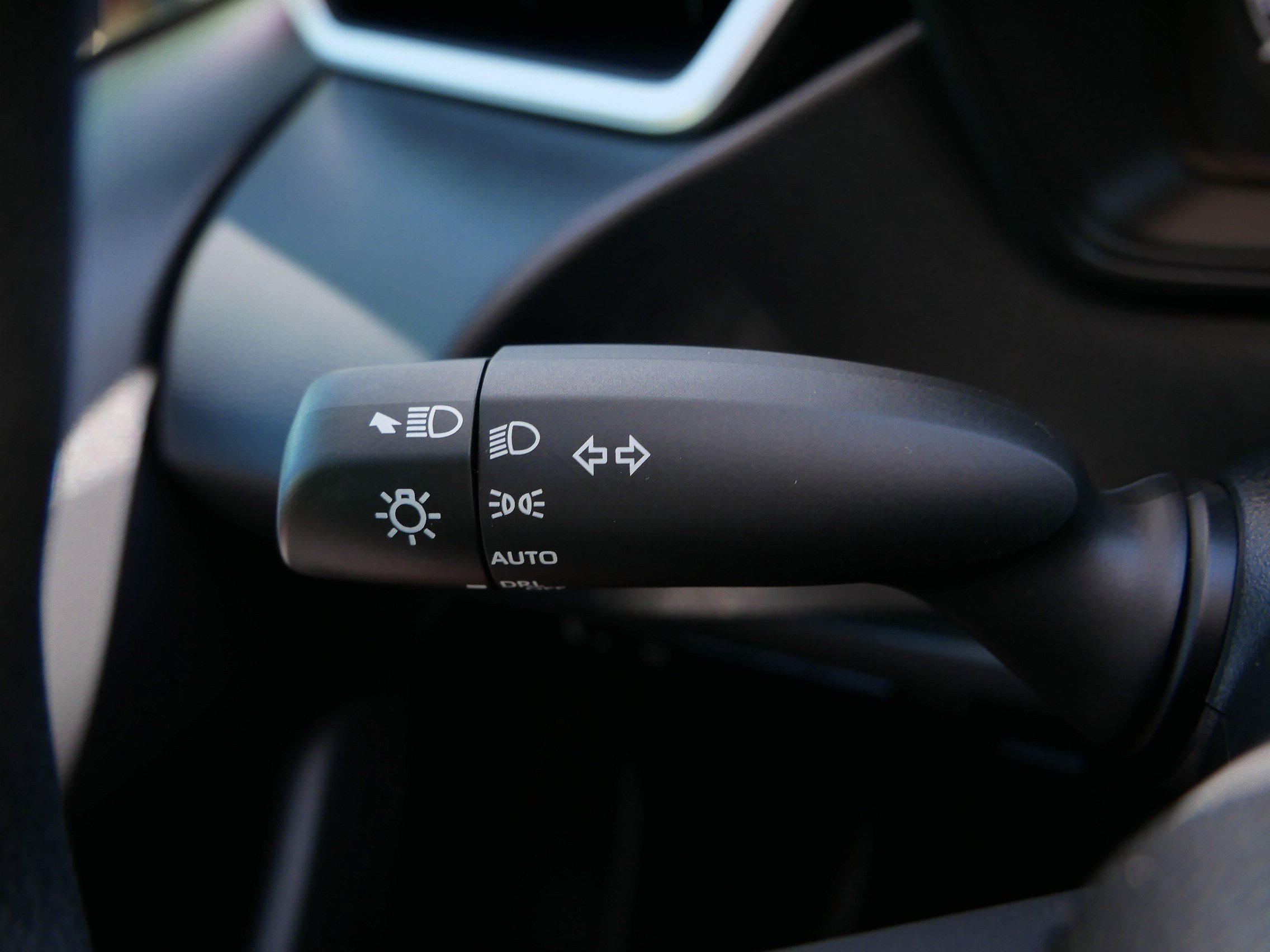 2021 Toyota Corolla LE photo 29