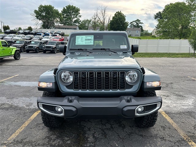 2025 Jeep Gladiator Sport photo 3