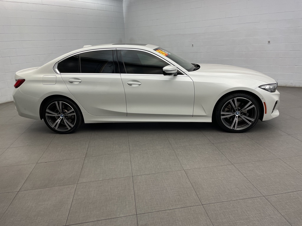 2024 Bmw 330e photo 3