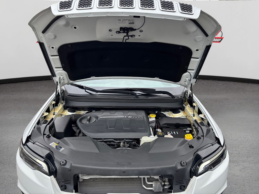 2022 Jeep Cherokee Latitude Lux photo 10