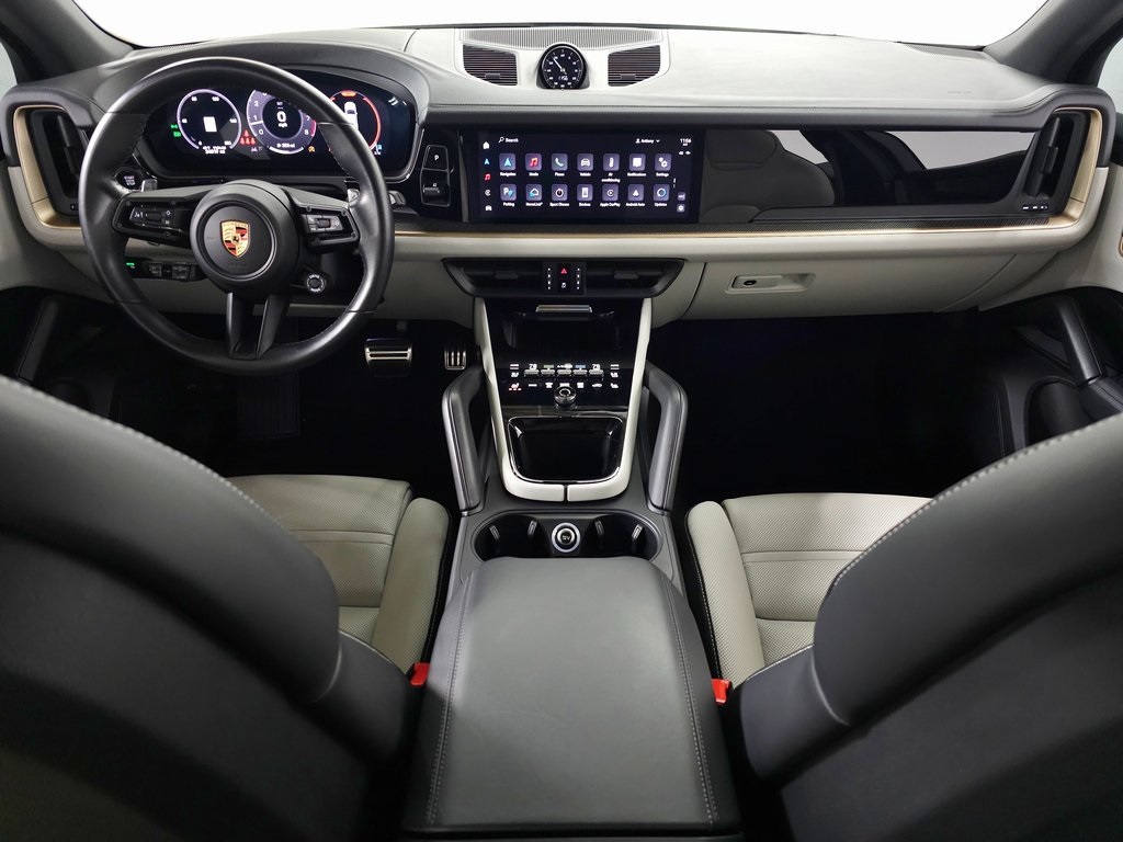2024 PORSCHE CAYENNE - Image 13
