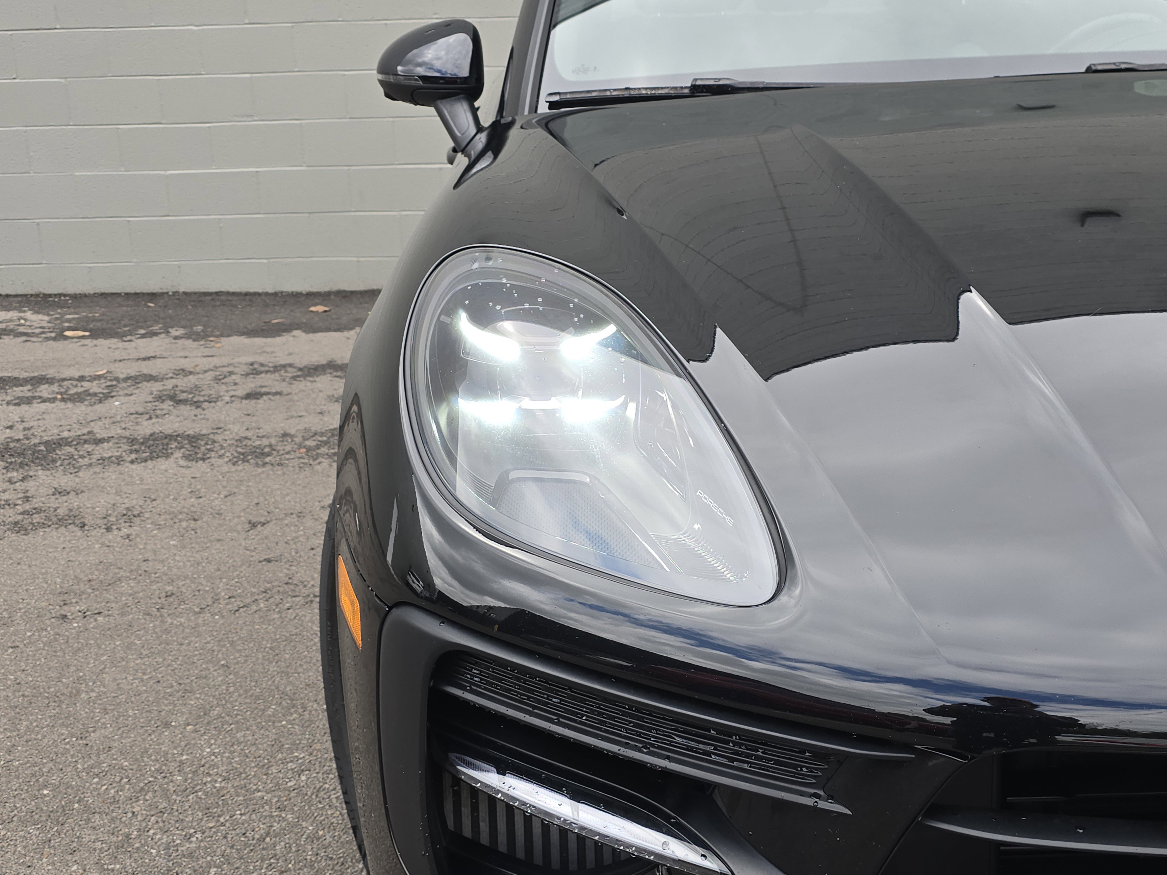 2021 Porsche Macan GTS photo 2
