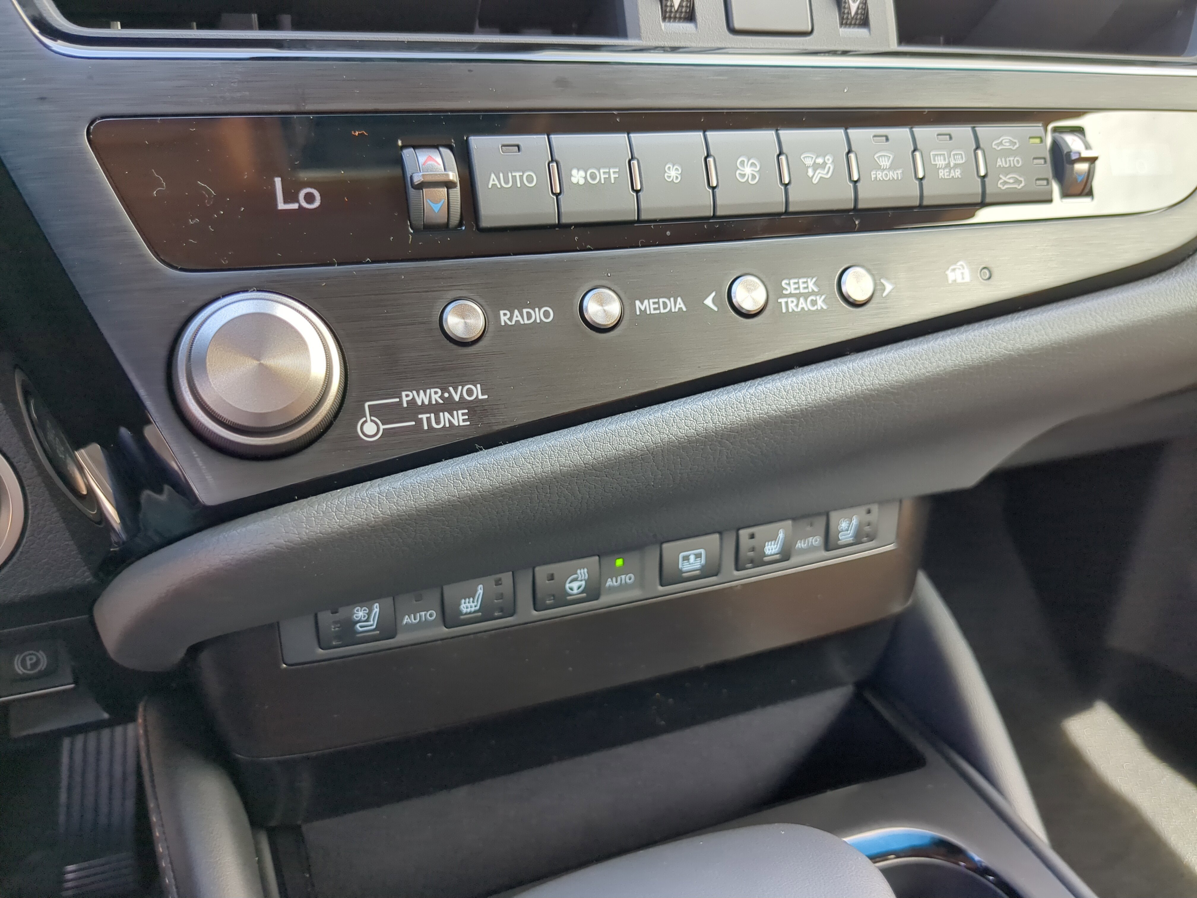 2025 Lexus ES 350 photo 20