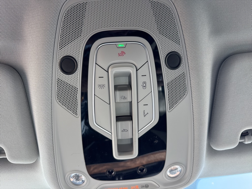 2019 Audi e-tron Premium Plus photo 48