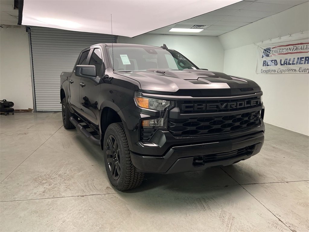 2026 Chevrolet Silverado Custom's photo