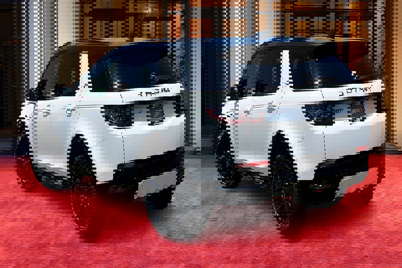 2025 Land Rover Discovery Sport Dynamic SE photo 2