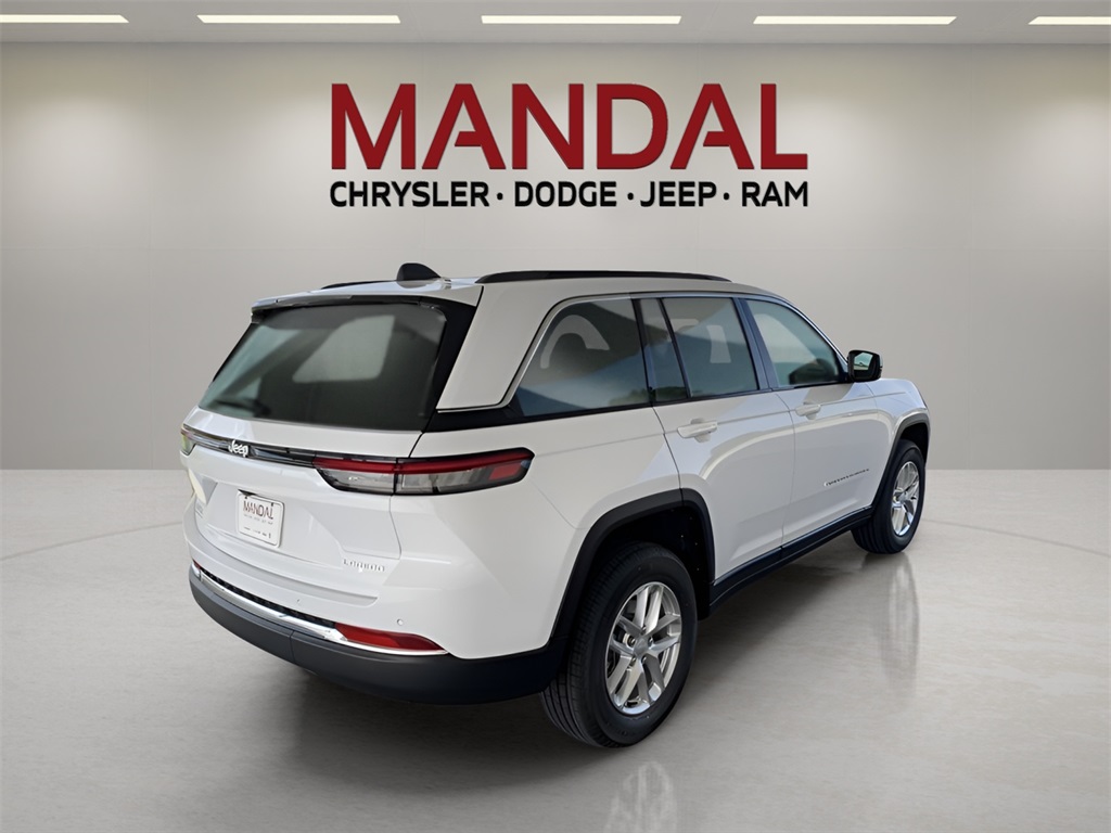 2025 Jeep Grand Cherokee Laredo X photo 4
