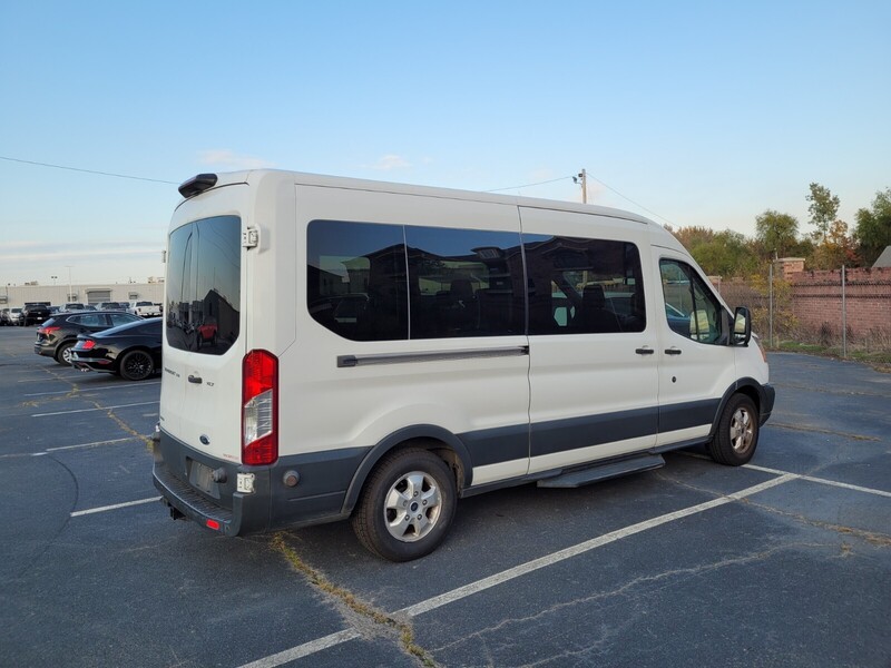 2018 Ford Transit XLT photo 3