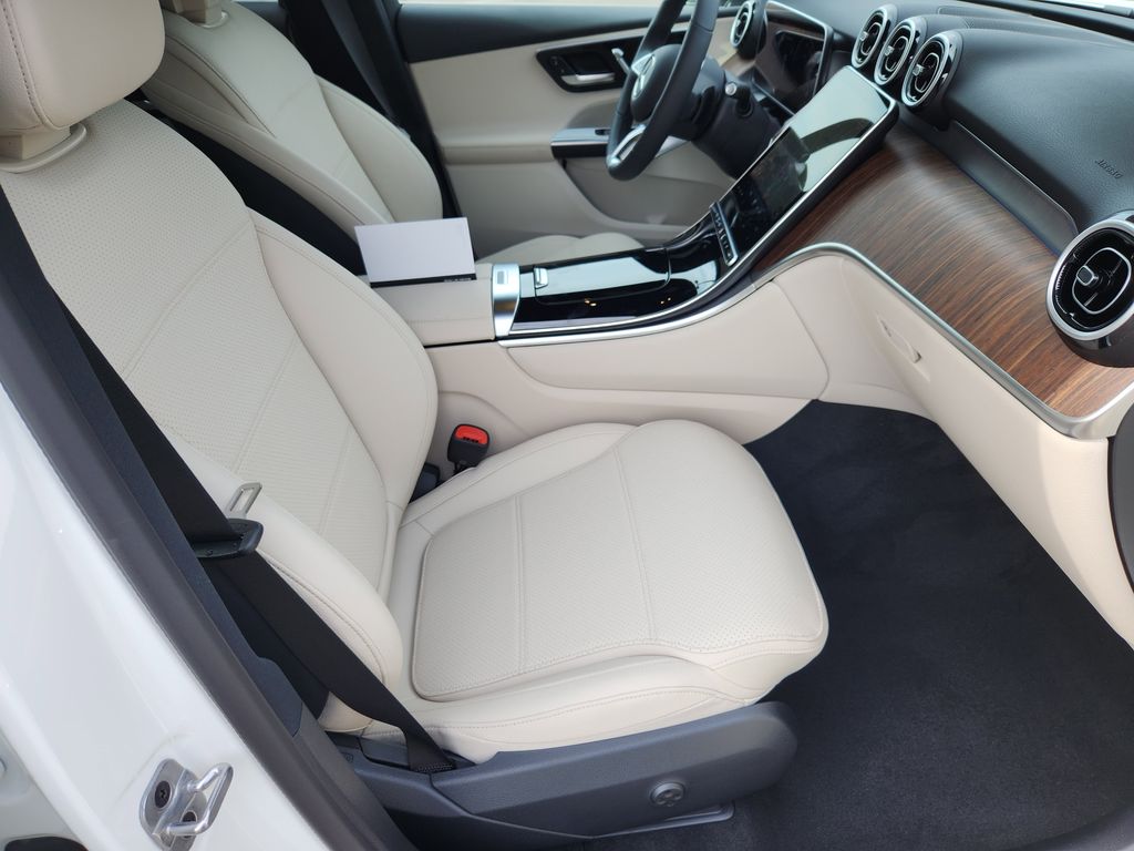 2026 Mercedes Benz GLC 350e 4MATIC photo 13