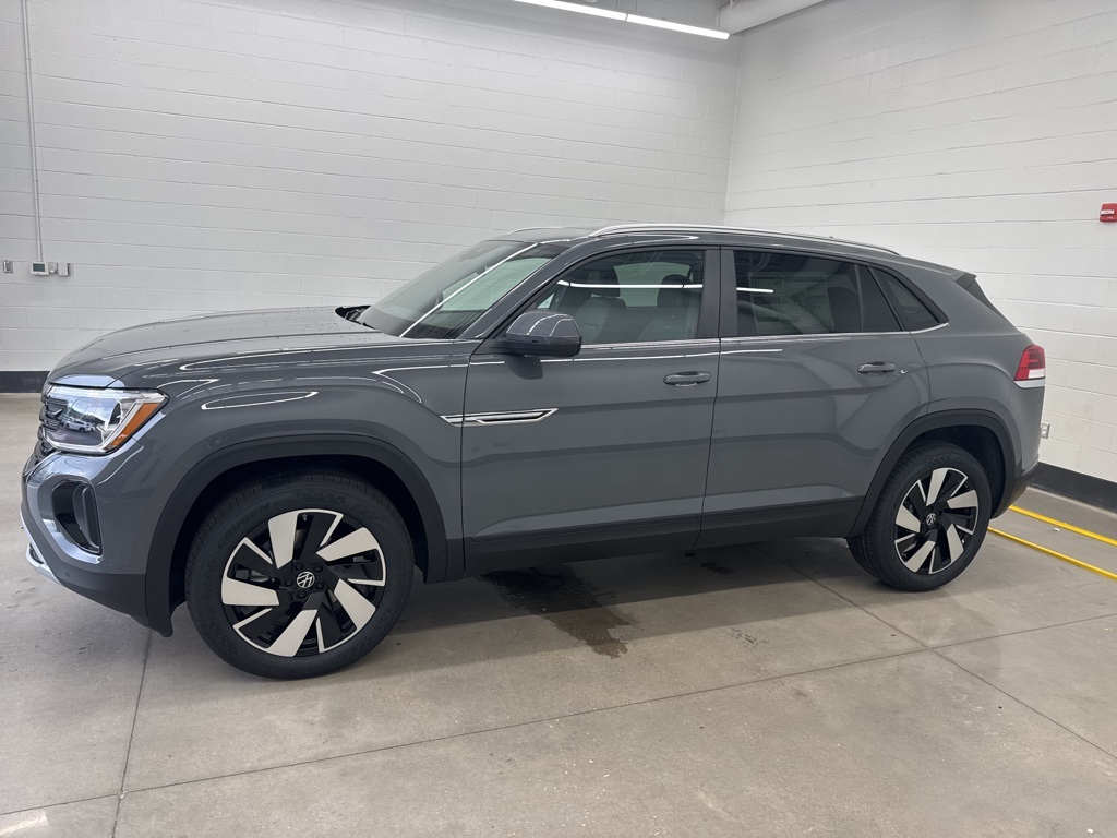 2025 Volkswagen Atlas Cross Sport SE Technology photo 2