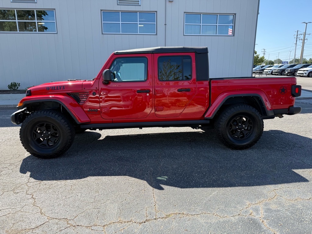 2021 Jeep Gladiator Willys Sport photo 5