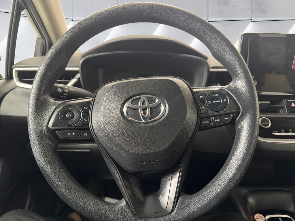 2023 Toyota Corolla LE photo 9