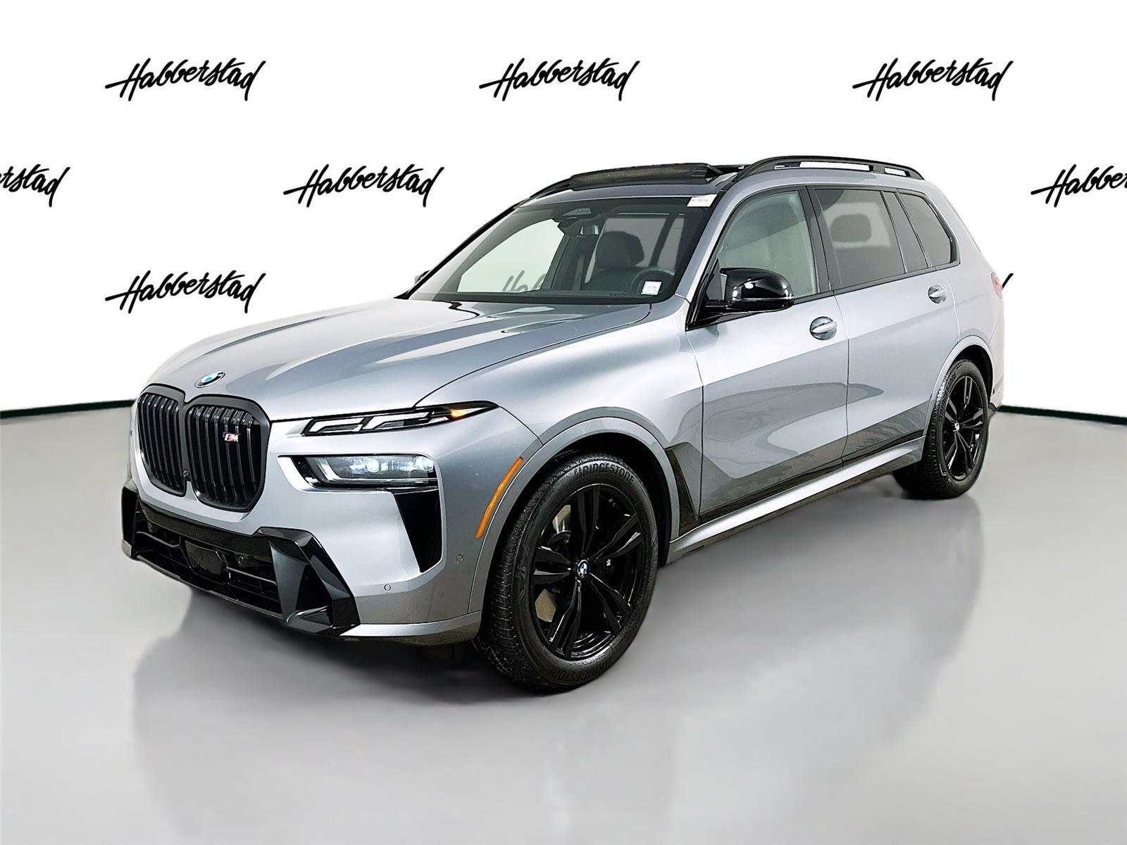 2025 BMW X7 M60i's photo