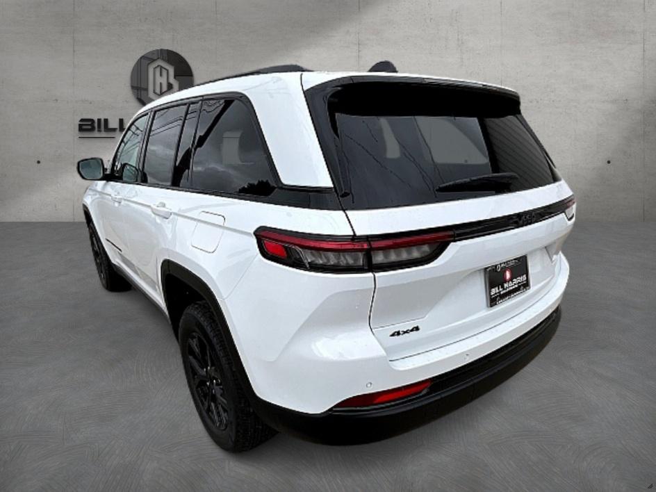 2025 Jeep Grand Cherokee Laredo Altitude photo 9