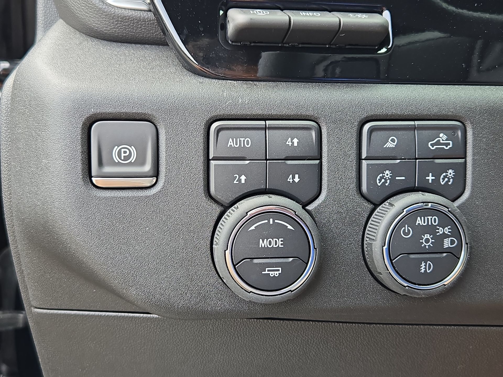 2025 Chevrolet Silverado 2500HD High Country photo 24