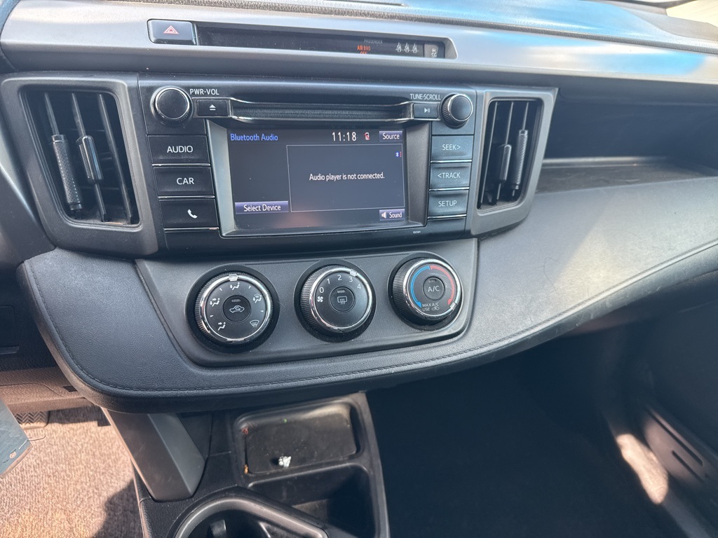 2017 Toyota RAV4 LE photo 22