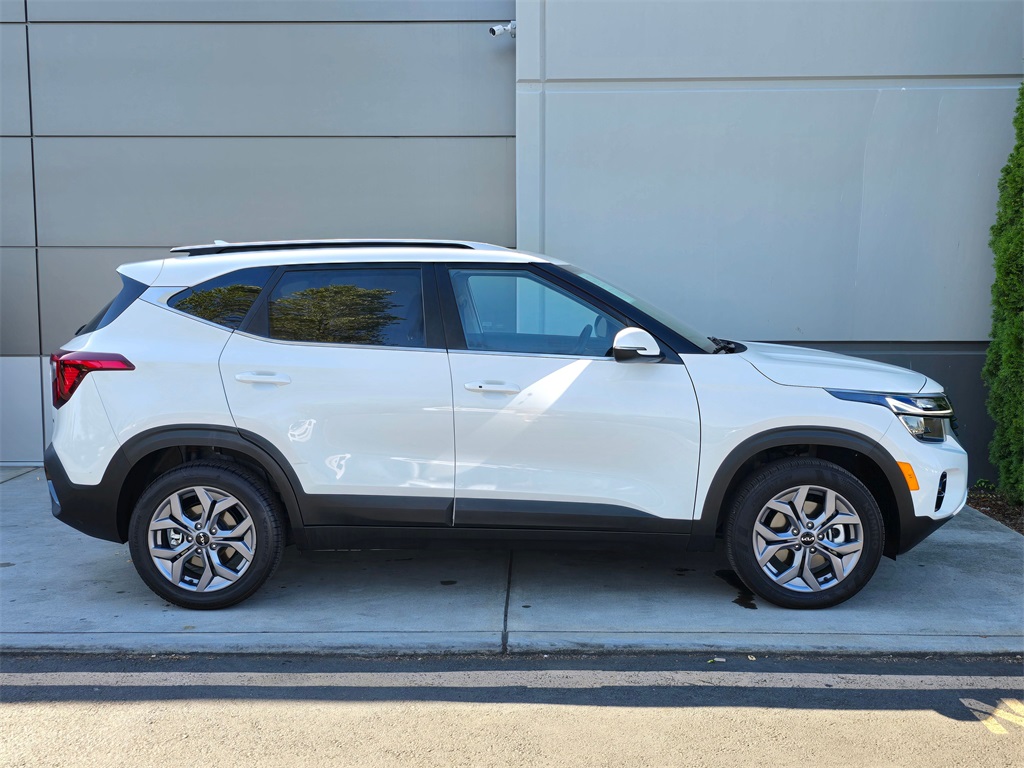 2024 Kia Seltos S photo 4