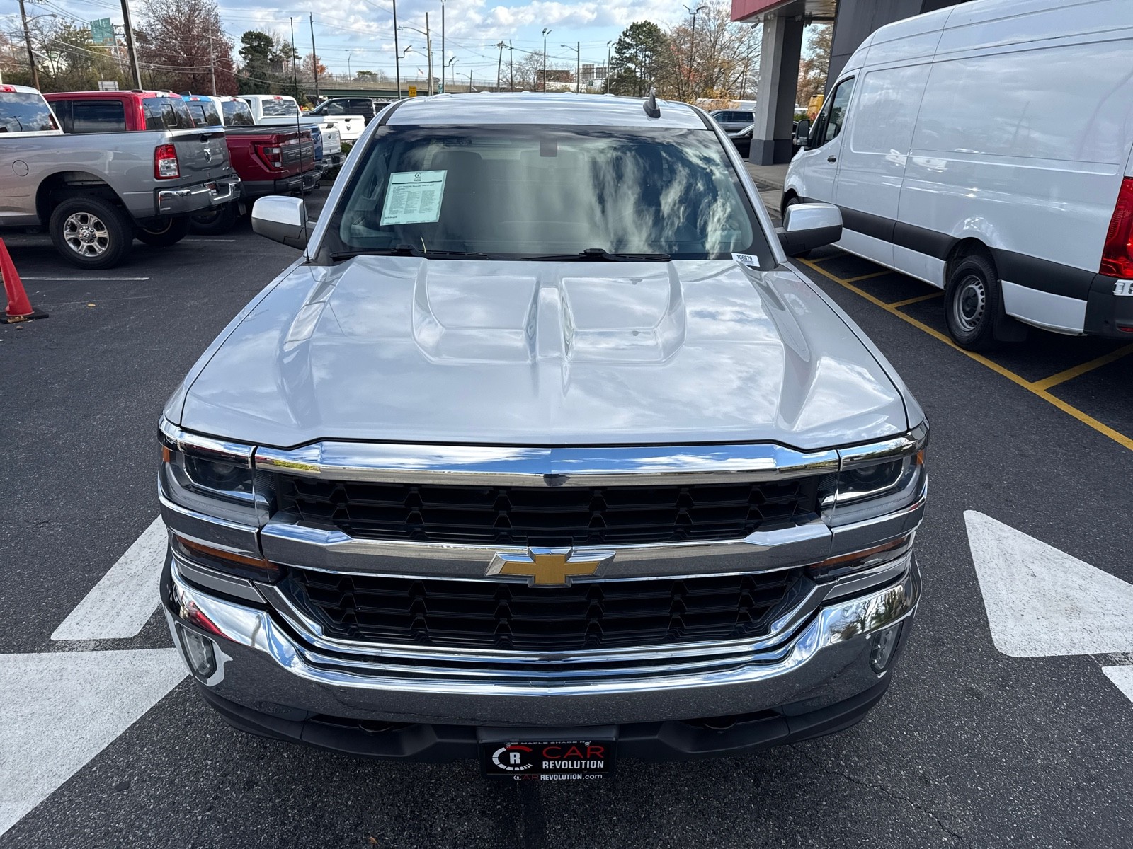 2017 Chevrolet Silverado 1500 LT photo 2