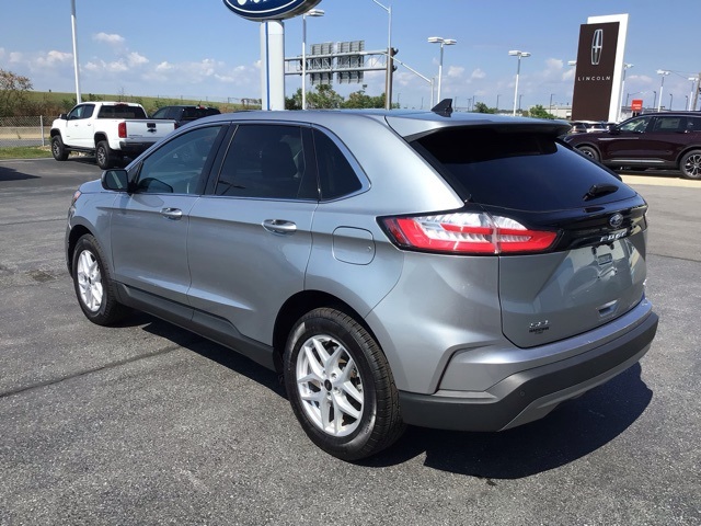 2024 Ford Edge SEL photo 4
