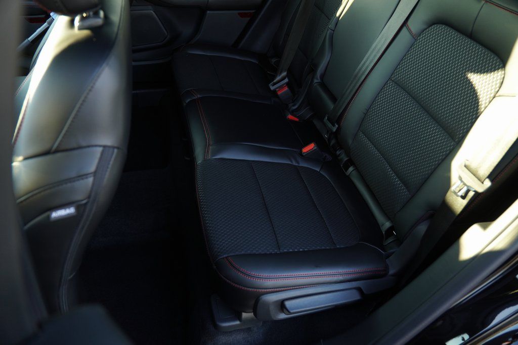 2025 Ford Escape ST-Line photo 10