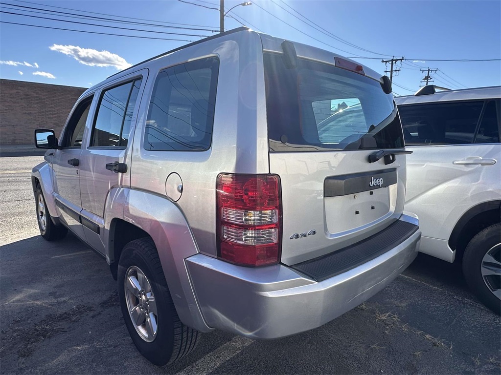 2012 Jeep Liberty Sport photo 4