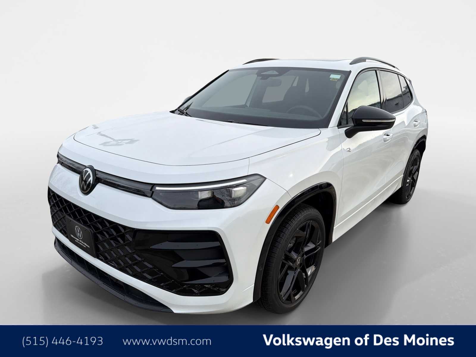 2026 Volkswagen Tiguan SE R-LINE BLACK's photo