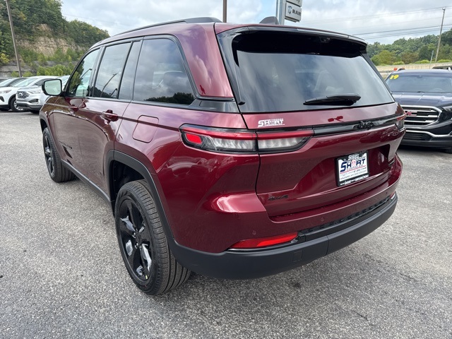 2025 Jeep Grand Cherokee Limited photo 4