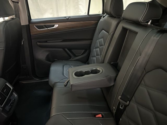2026 Volkswagen Atlas SE Technology photo 27