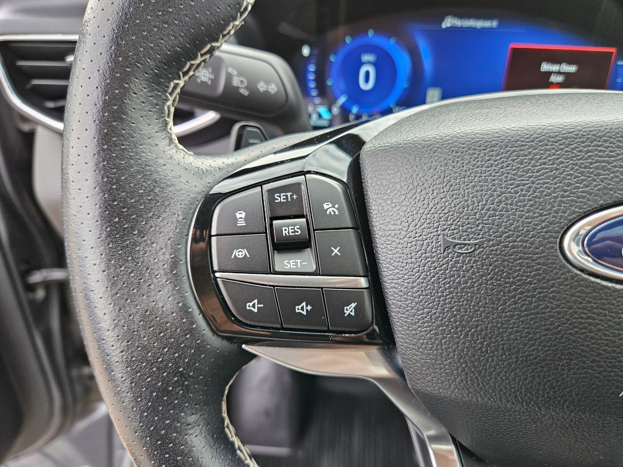 2023 Ford Explorer ST photo 16