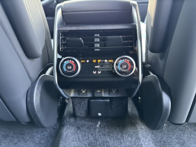 2025 Land Rover Range Rover SE photo 27