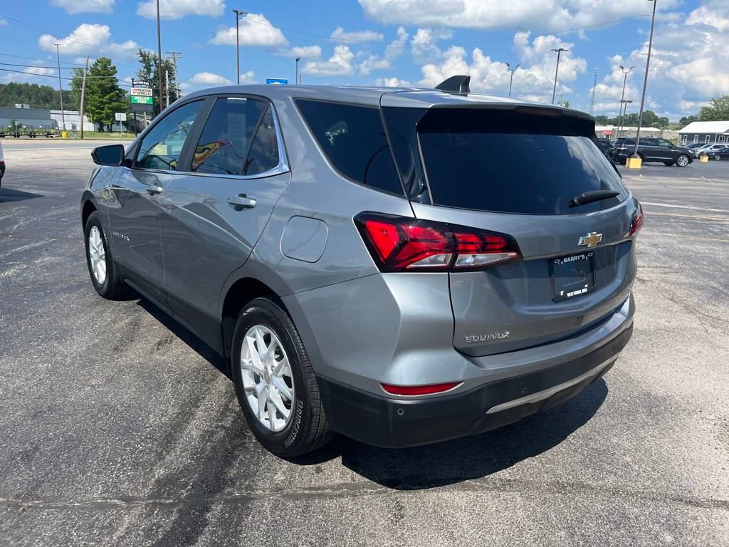 2023 Chevrolet Equinox LT photo 2