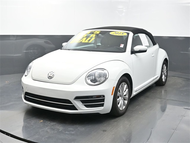 2018 Volkswagen Beetle S's photo