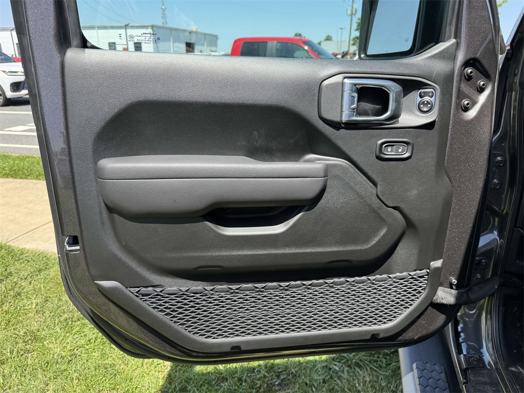 2025 Jeep Wrangler Sport S photo 10
