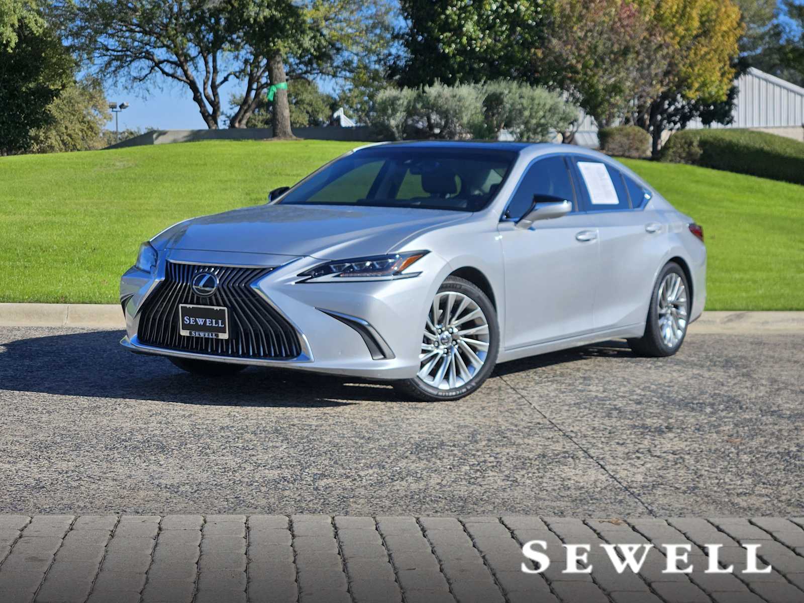 2019 Lexus ES 350 Ultra Luxury's photo