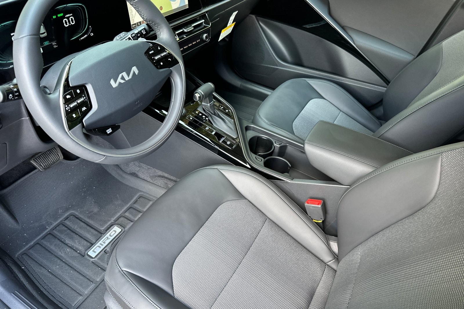 2025 Kia Niro EX Touring photo 5
