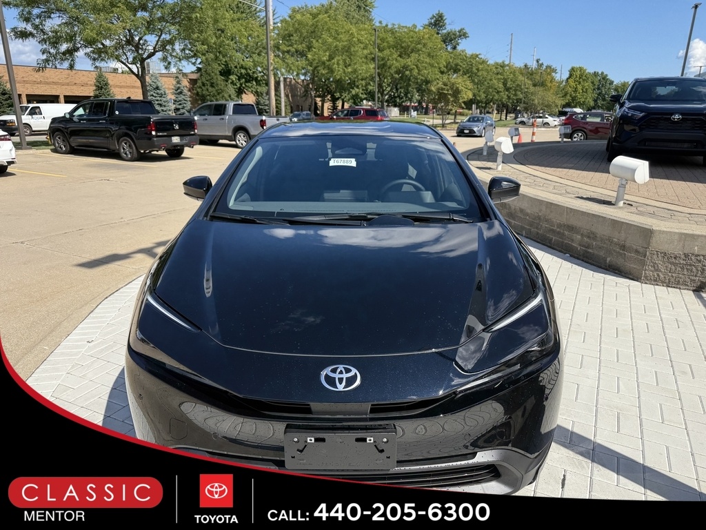 2026 Toyota Prius LE photo 3