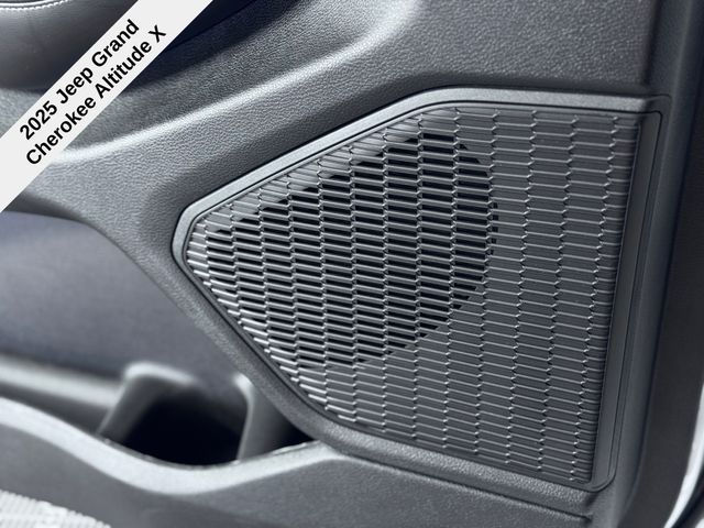 2025 Jeep Grand Cherokee Altitude X photo 31