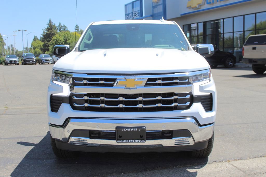 2025 Chevrolet Silverado 1500 LTZ photo 3
