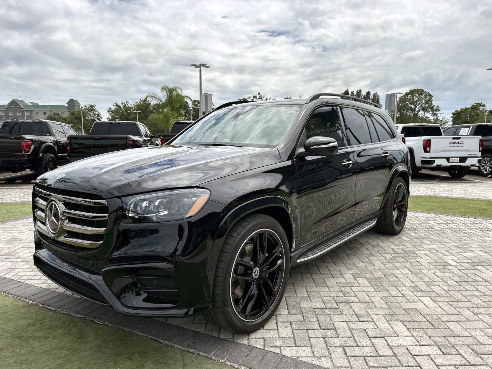 2026 Mercedes Benz GLS 450 4MATIC photo 5